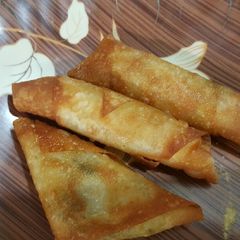 A picture of Mashed Potato & Herbs Samosa😍.