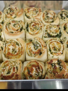 A picture of Cheese garlic rolls.