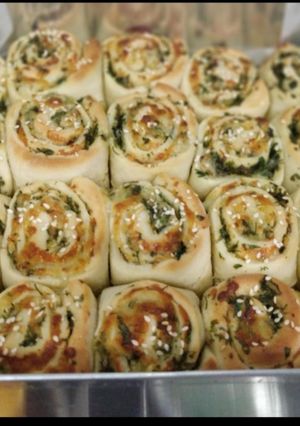 A picture of Cheese garlic rolls.