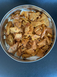 વઘારેલી રોટલી (Vaghareli Rotli Recipe In Gujarati) રેસીપી મુખ્ય ફોટો