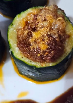 Una foto de Calabacín relleno de atún