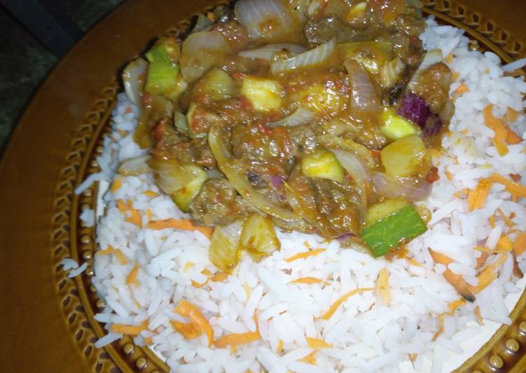 Rice and cucumber beef sauce