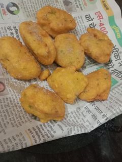 A picture of Moong Dal vada.