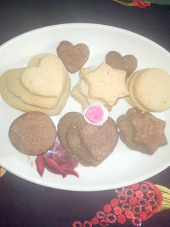 A picture of Milky and chocolate cookies.