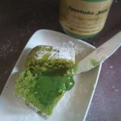 Steam green tea lava cake রেসিপির প্রধান ছবি