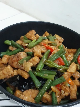 Cara Mudah Membikin Resep Tumis Tempe Kacang Panjang yang Uenak Anti Ribet, Uenak Banget