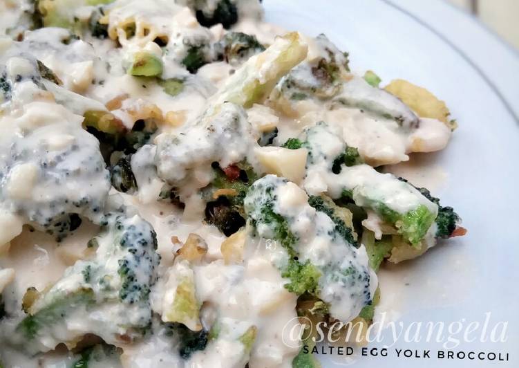 Salted egg yolk broccoli