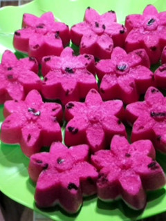 Foto resep Bolu Kukus Semangka cetakan bunga super lembut
