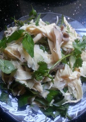 Hình của món Gỏi gà chay.