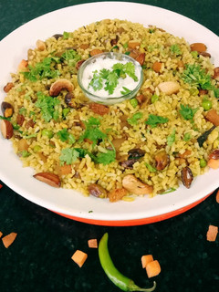 ஷாஹி புலாவ் (உலர் நட்ஸ் கலவை சாதம்)(shahi pulao recipe in tamil) செய்முறை முக்கிய புகைப்படம்