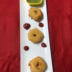 A picture of Dal Vada.