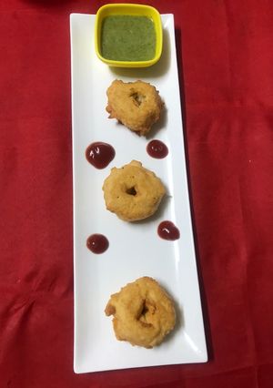 A picture of Dal Vada.