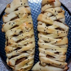 A picture of Chicken Bread.