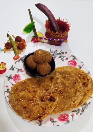 तिळगुळ पोळी (tilgul poli recipe in marathi) रेसिपी चे मुख्य फोटो 