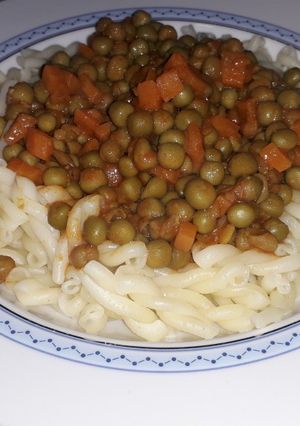 Egyszerű sárgarépás🥕 zöldborsó💚 pöri copfocskával👧 recept fotója