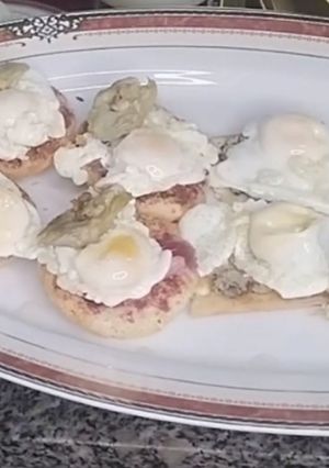 Una foto de Canapés con huevos de codorniz