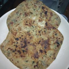 A picture of Methi parantha.