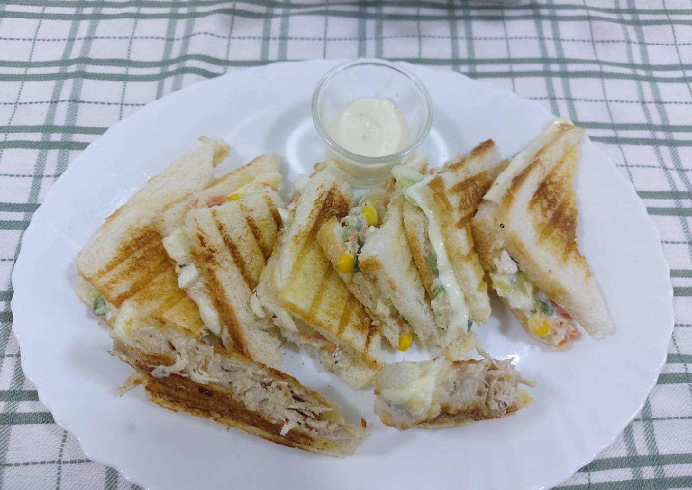 Vegetables and chicken cheese Sandwiches