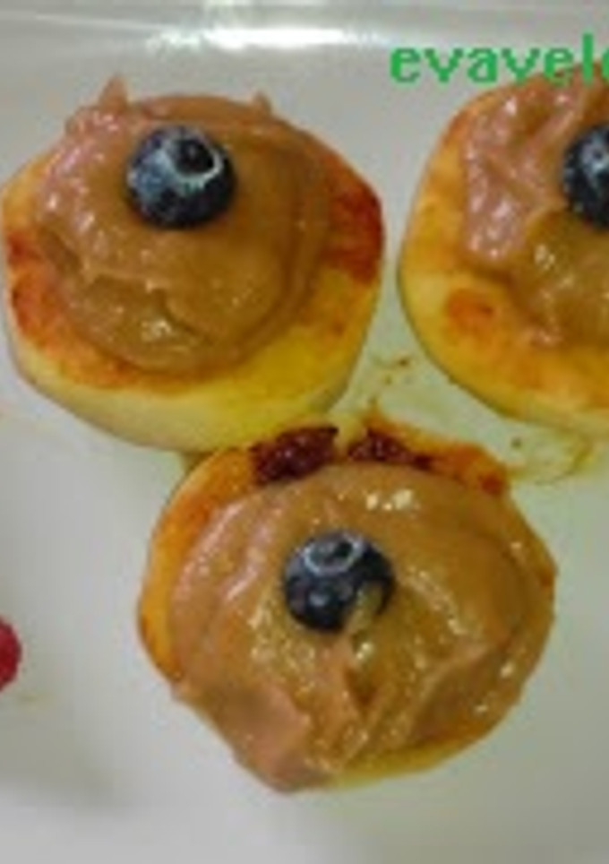 Una foto de Manzana con crema de cacahuete