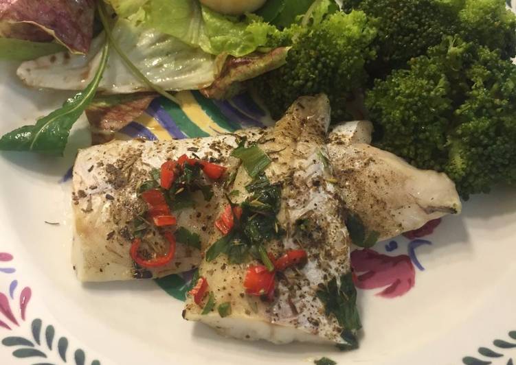 Merluza com ervas ao forno - Tudogosreceitas