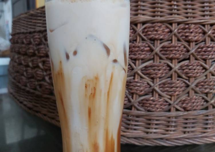 Resep Es kopi susu brown sugar yang Bisa Manjain Lidah