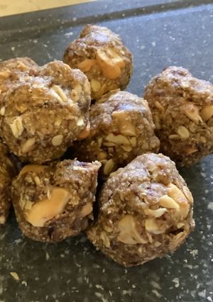 A picture of Energy ball (oatmeal, dates, almond butter) GF EF DF.