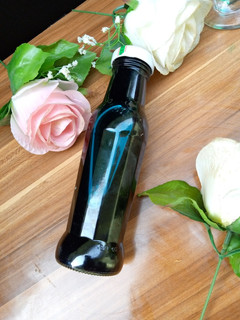A picture of Curacao Syrup.