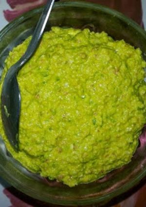 A picture of Rajkot special green peanut chatni with raw mango twist.