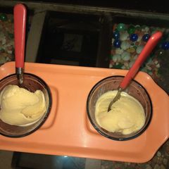 A picture of Mango Ice cream.