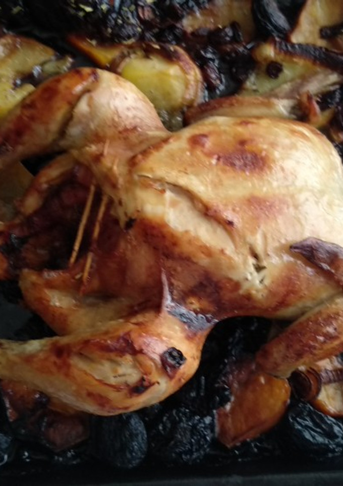 Una foto de Pollo asado a fuego lento con frutos secos