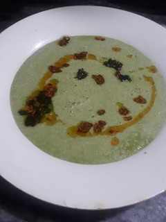 बथुए का रायता((bathua ka raita recipe in hindi) रेसिपी मुख्य फोटो