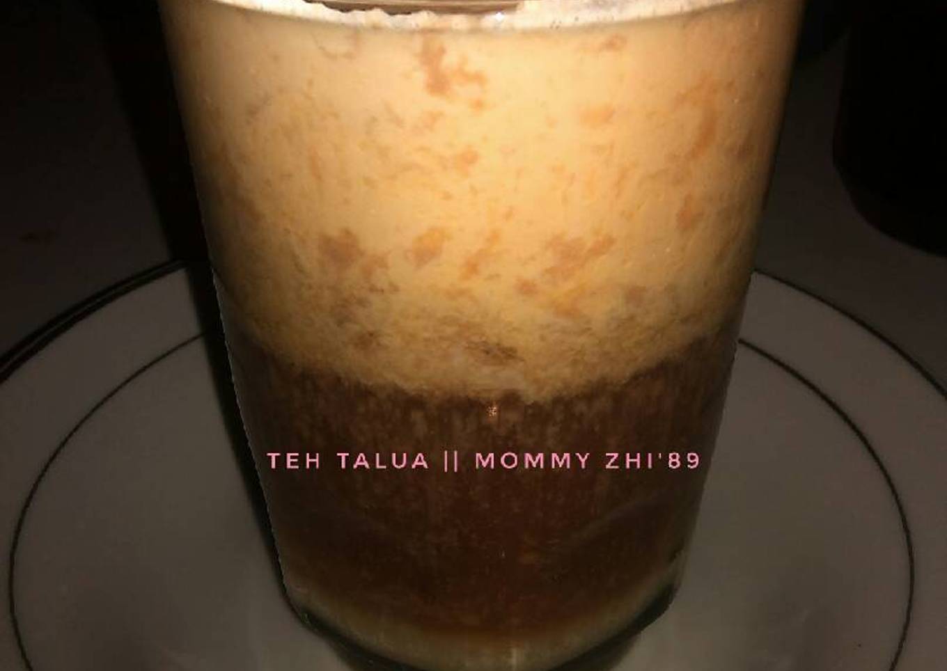 Teh Talua (teh telur)