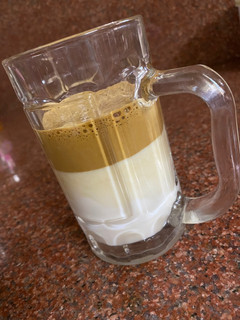ડાલગોના કોફી (Dalgona coffee recipe in gujrati) રેસીપી મુખ્ય ફોટો