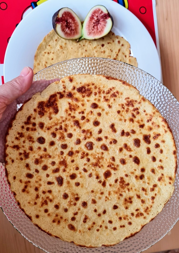 Una foto de Crêpes saludables de avena 🥞 sin azúcar
