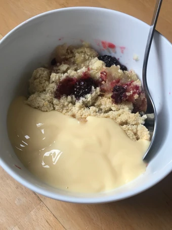 Easy Steps to Make Apple and blackberry crumble which Delicious