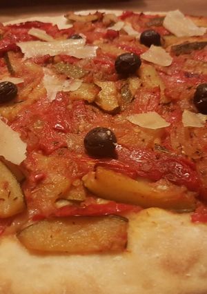 Une photo de Pizza provençale