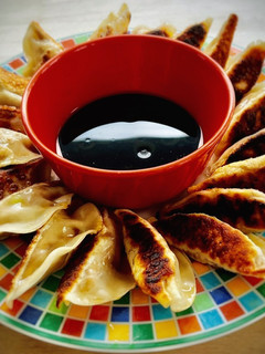 Una foto de Gyozas de capón