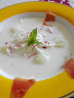 Una foto de Sopa fría de melón