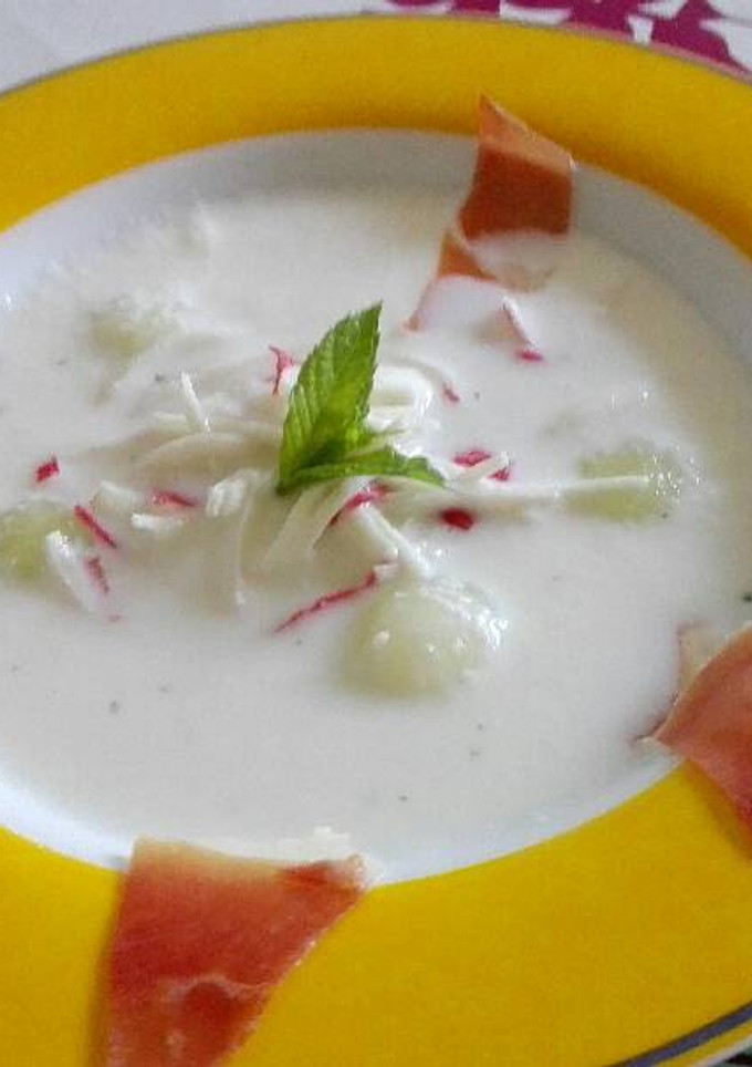 Una foto de Sopa fría de melón