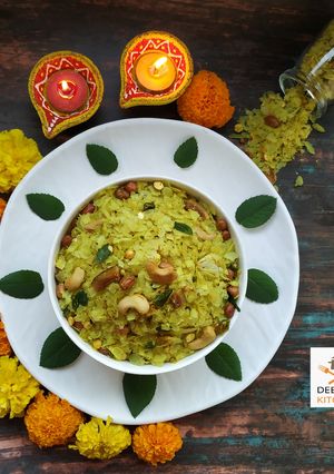 कुरकुरीत पातळ पोह्यांचा चिवडा (patal pohyana chivda recipe in marathi) रेसिपी चे मुख्य फोटो 