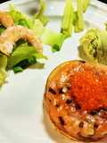 Tartare de saumon, blinis de pomme de terre et sorbet à l'avocat