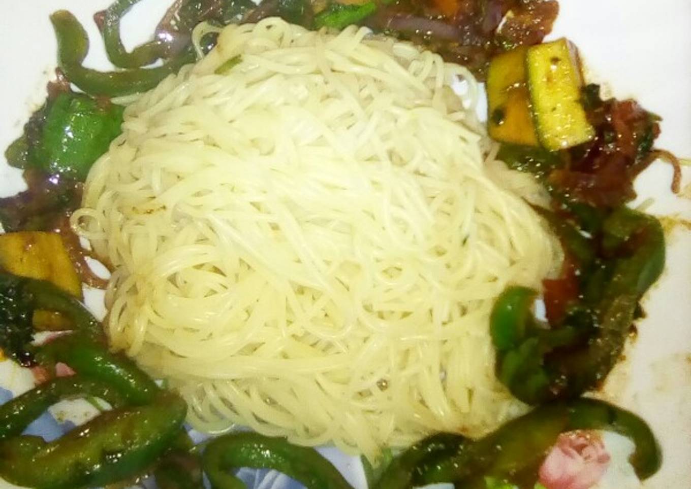 Spaghetti with stir fried veggies