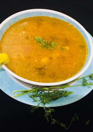 சிக்கன் க்ளியர் சூப் (ரெஸ்ட்டாரண்ட் ஸ்டைலில்) செய்முறை முக்கிய புகைப்படம்