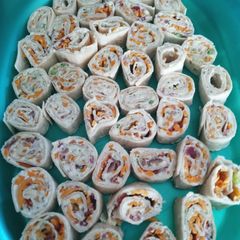 Chicken Bacon Ranch Pinwheels A picture of Chicken Bacon Ranch Pinwheels.