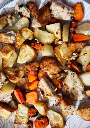 Una foto de Pollo con verduras en air fryer