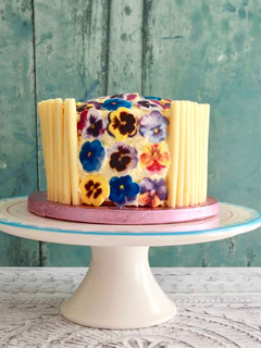 A picture of Mum's 70th Birthday Cake.