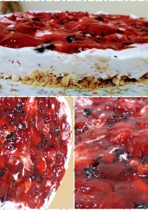 A picture of No bake strawberry cream cheese cake.