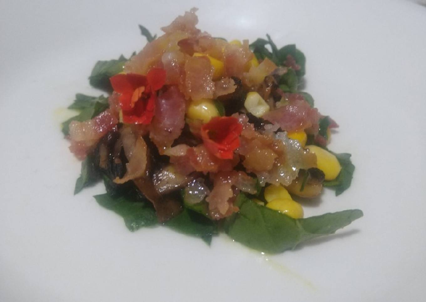 Ensalada de espinacas con tocino
