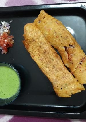 मूंग दाल चीला (वेजिटेरियन ऑमलेट)(moongdal chilla recipe in hindi) रेसिपी मुख्य फोटो