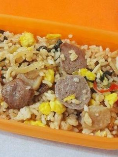Foto resep 9.Nasi goreng baso dan telur